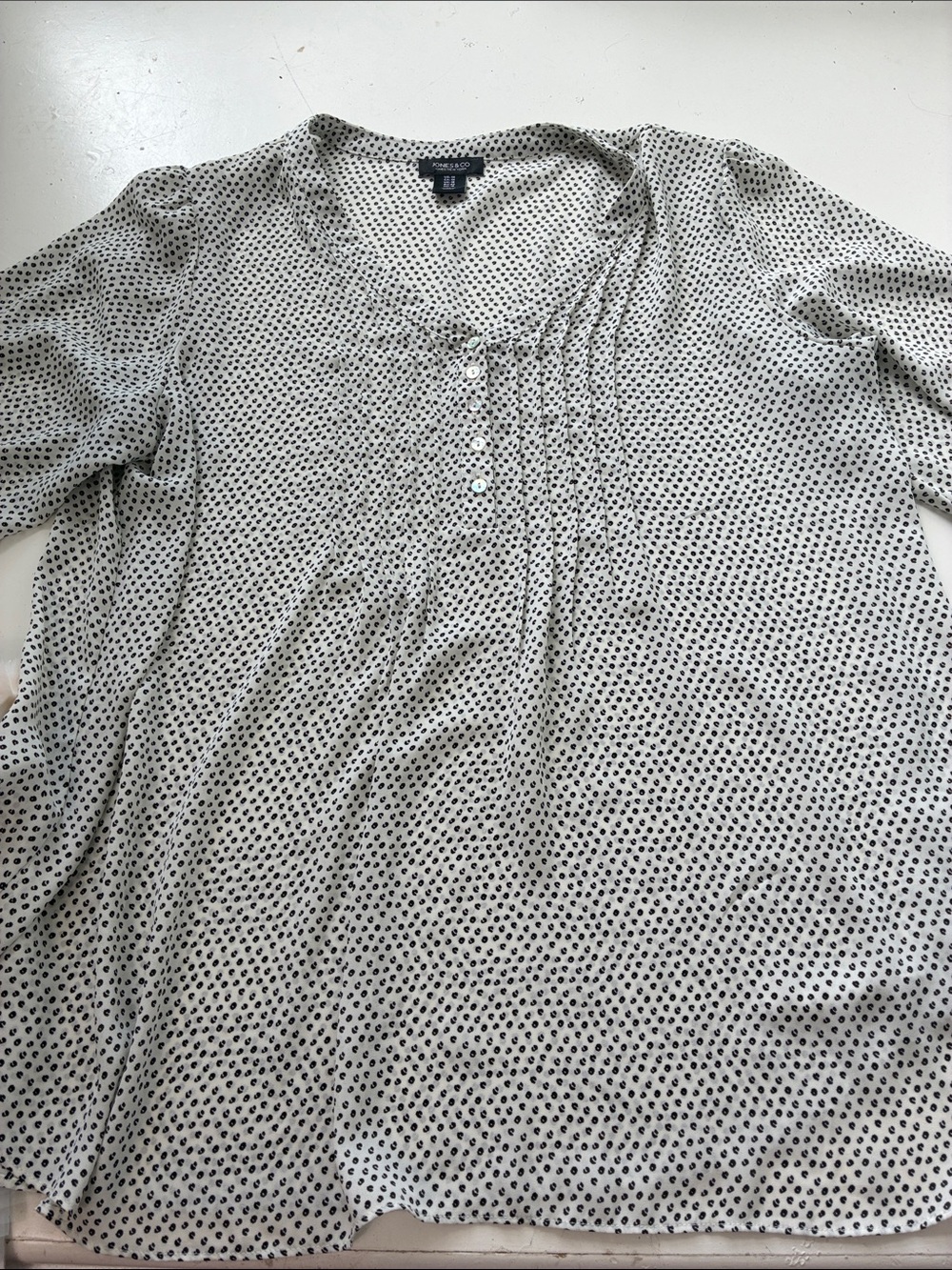 Jones & Co 1X Black White Speckled Print 3/4 Sleeve V Neck Button Down Blouse
